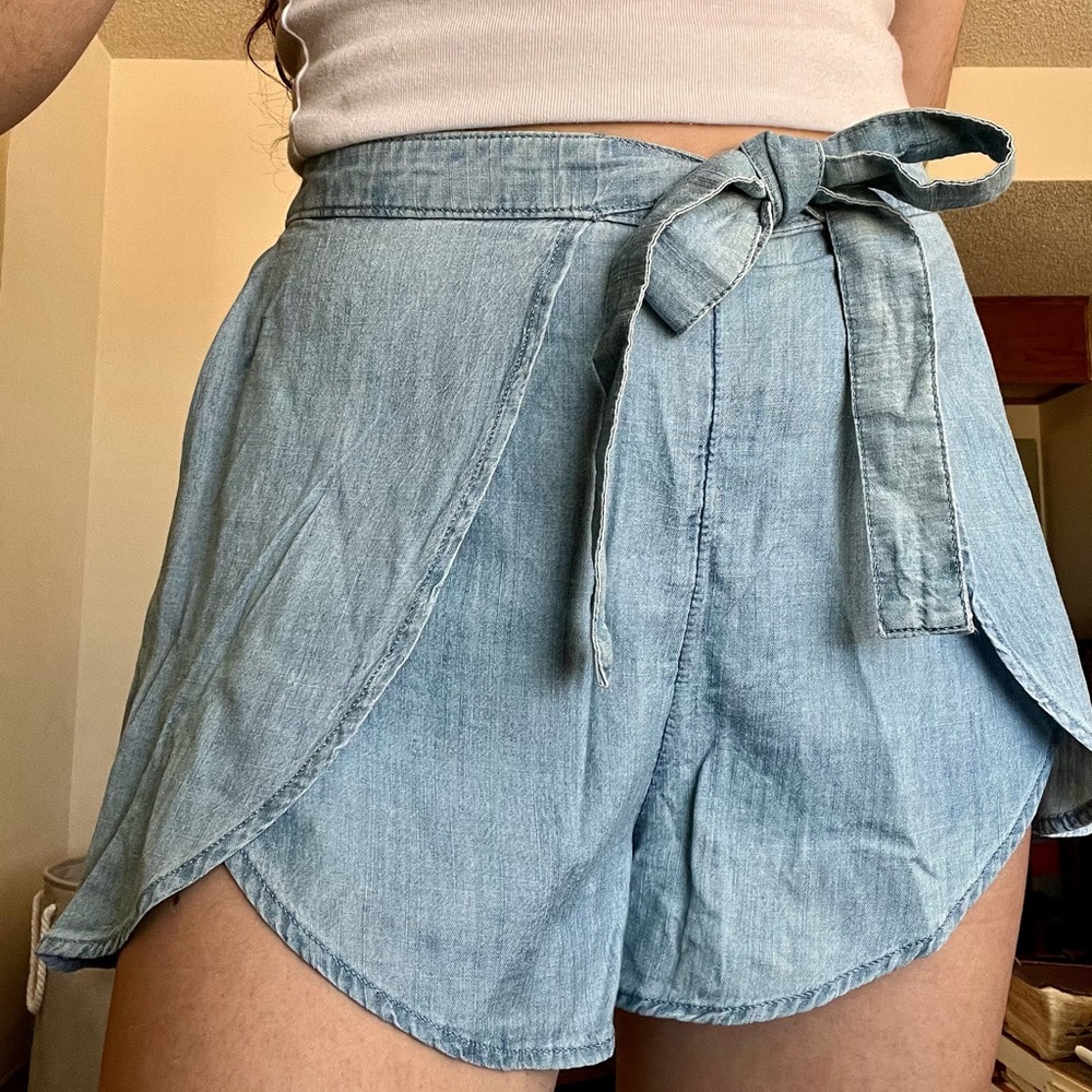 Ultra High rise hollister shorts